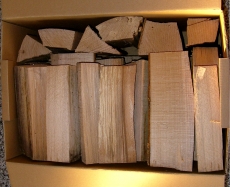 30kg Brennholz Hartholz + 16kg Holzofenanzünder